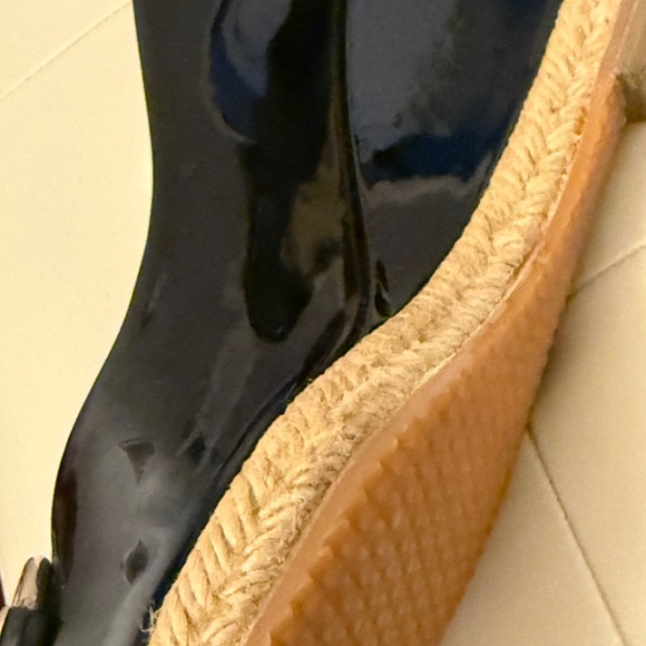 Gucci Charlotte Patent Leather Peep toe Wedge Pumps, Black, Size 6 - Picture 6 of 10